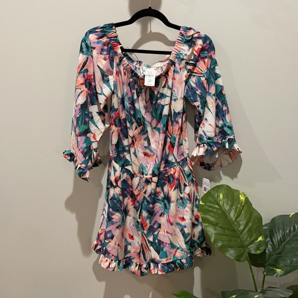 Neiman Marcus Romper - small - Picture 2 of 5